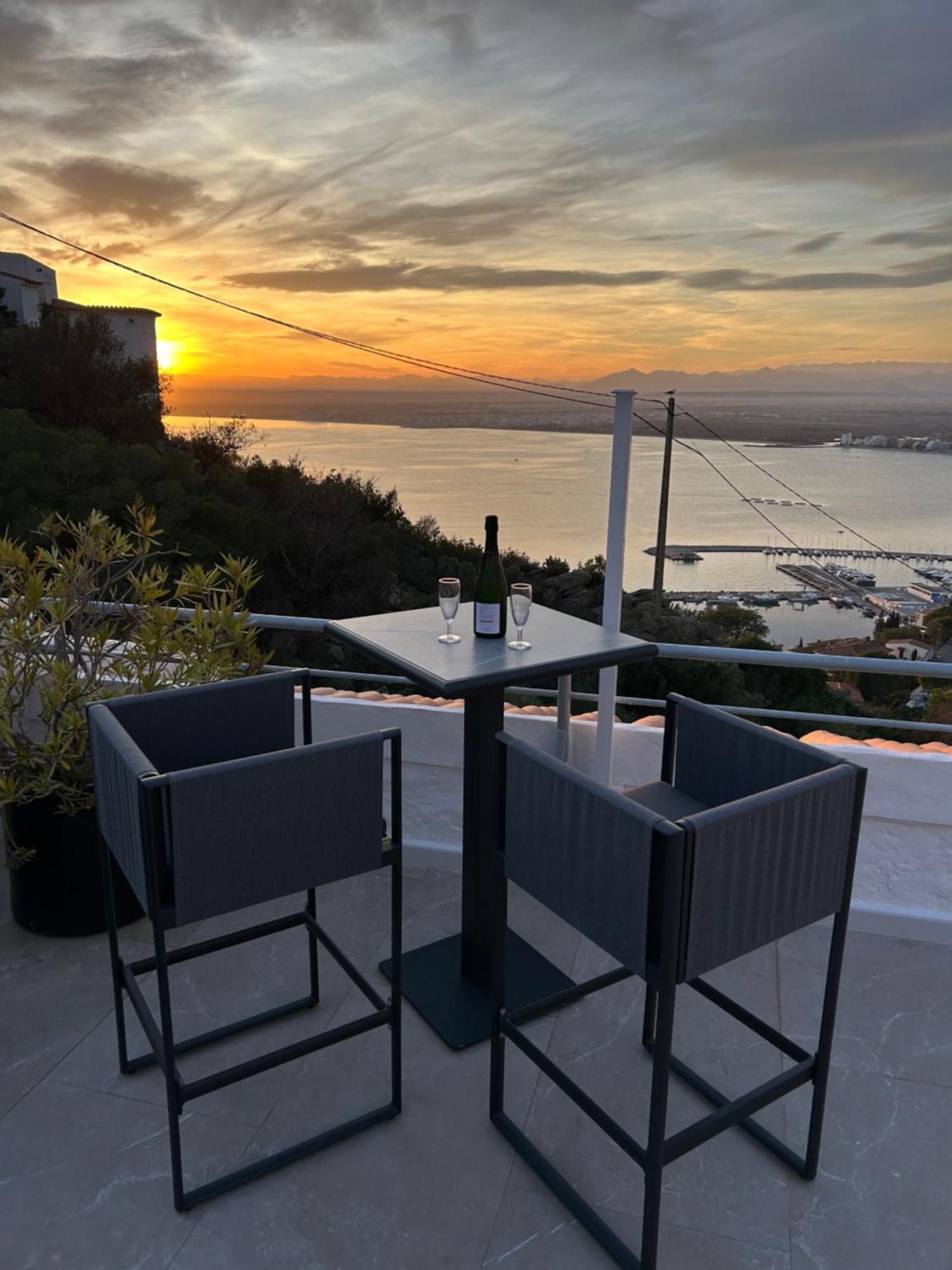 Appartement Duplex Rosas Avec Terrasse Magnifique Jacuzzi Vue Mer Exterior photo